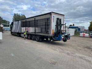 LKW 22 t mit Stapler